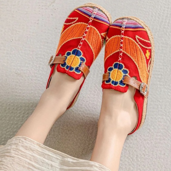 Linen Embroidered Clogs - Picture 12 of 13